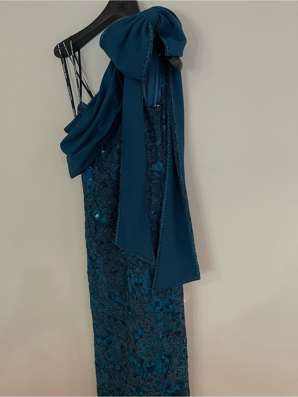 NEW Tadashi Shoji Beaded Floral One-Shoulder Gown In Cerulean Dress Size 10 - Picture 11 of 13